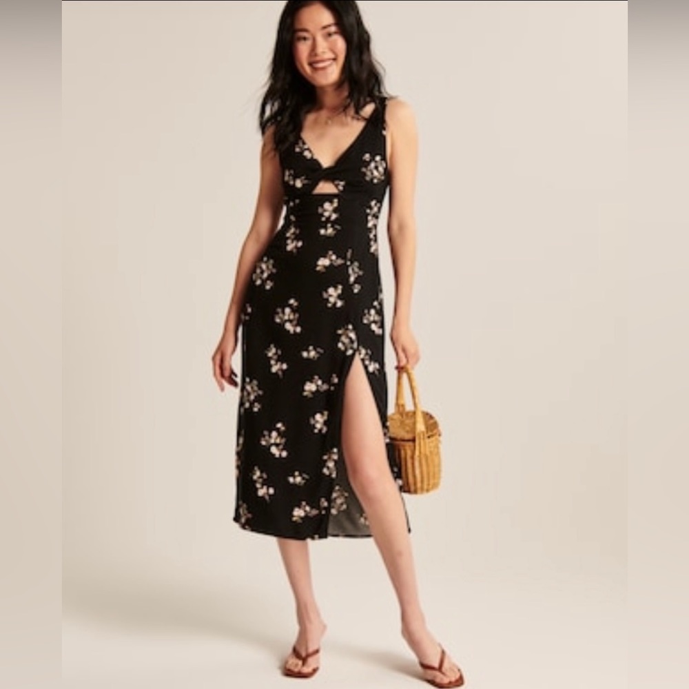 Abercrombie midi dress with small cutout size M